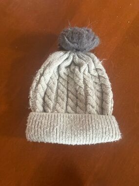 Children's Gray Cable-Knit Pom Beanie